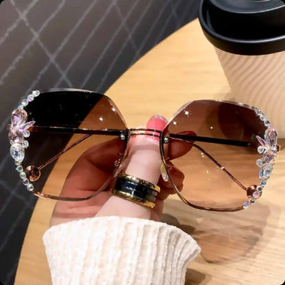 GlamVision™: El Reflejo de Tu Elegancia